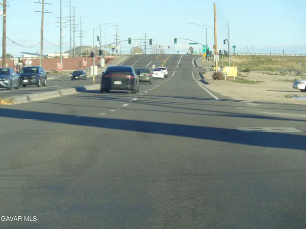 $390,000 | 2825 28th Street West, Rosamond, CA 93560