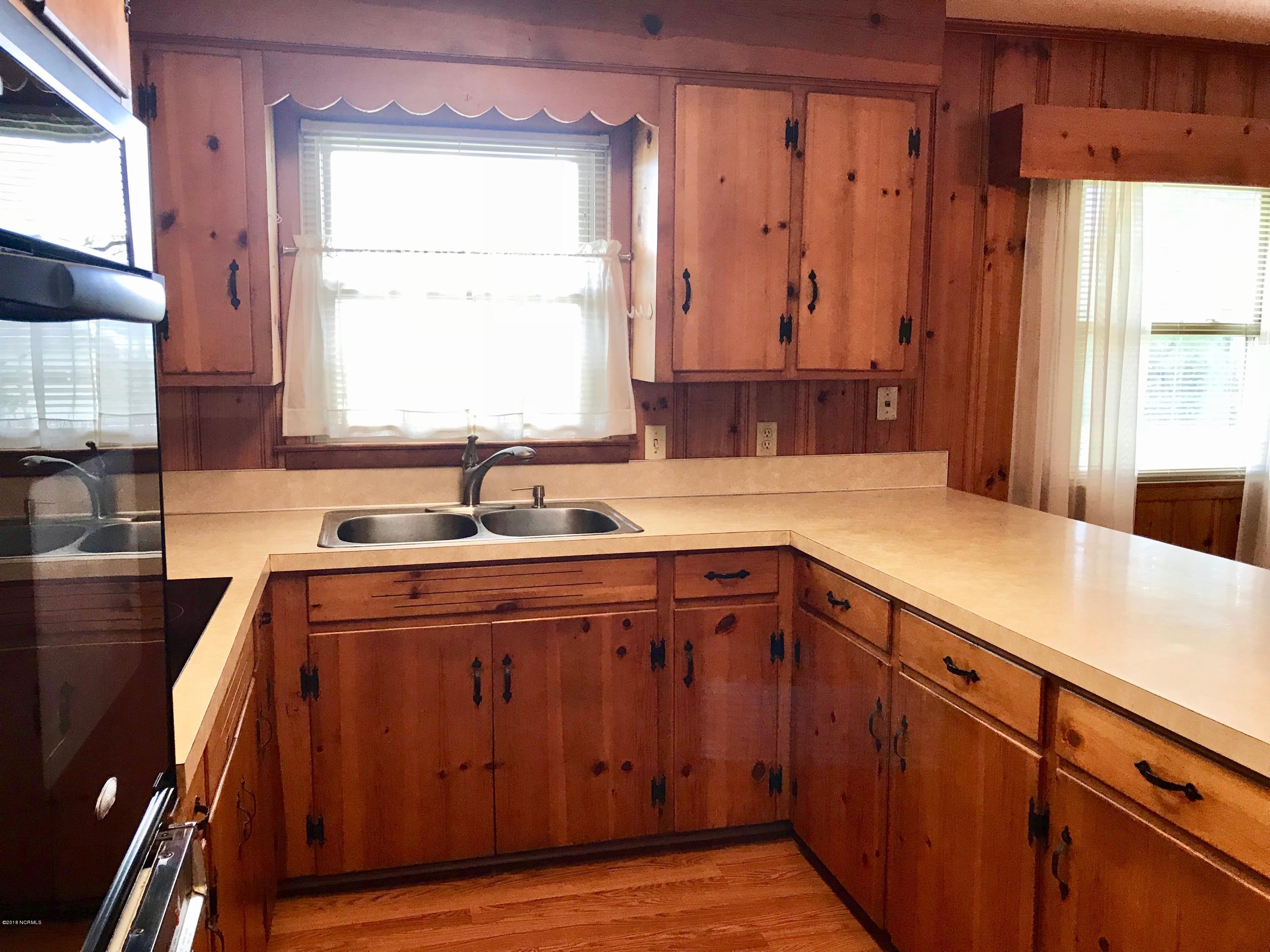 1074 Fertilizer Road Riegelwood, NC 28456 - Photo 19 of 35 Kitchen