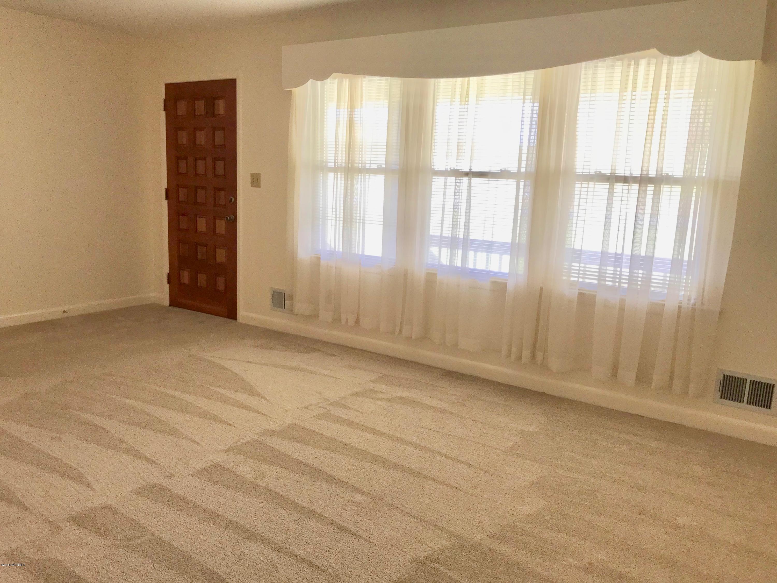 1074 Fertilizer Road Riegelwood, NC 28456 - Photo 23 of 35 Living Room