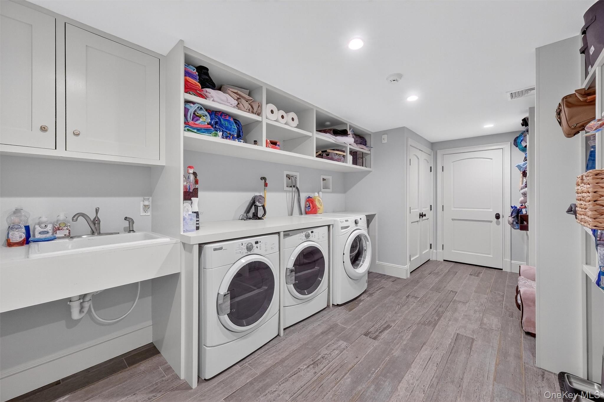 5 Stonehaven Road West Nyack, NY 10994 - Photo 28 of 50 a utility room with dryer and washer