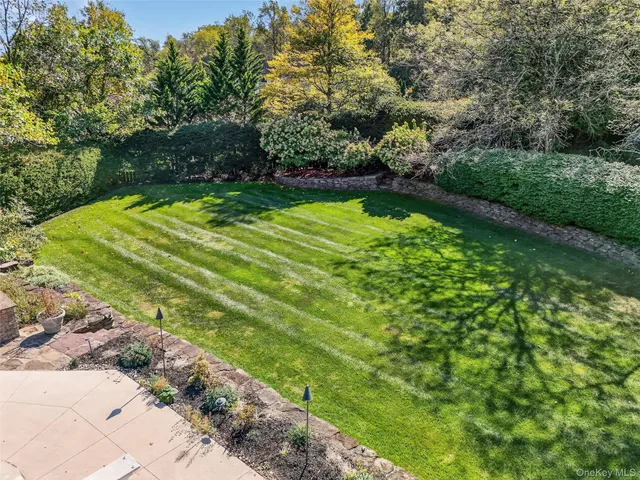 $1,799,000 | 5 Stonehaven Road, West Nyack, NY 10994