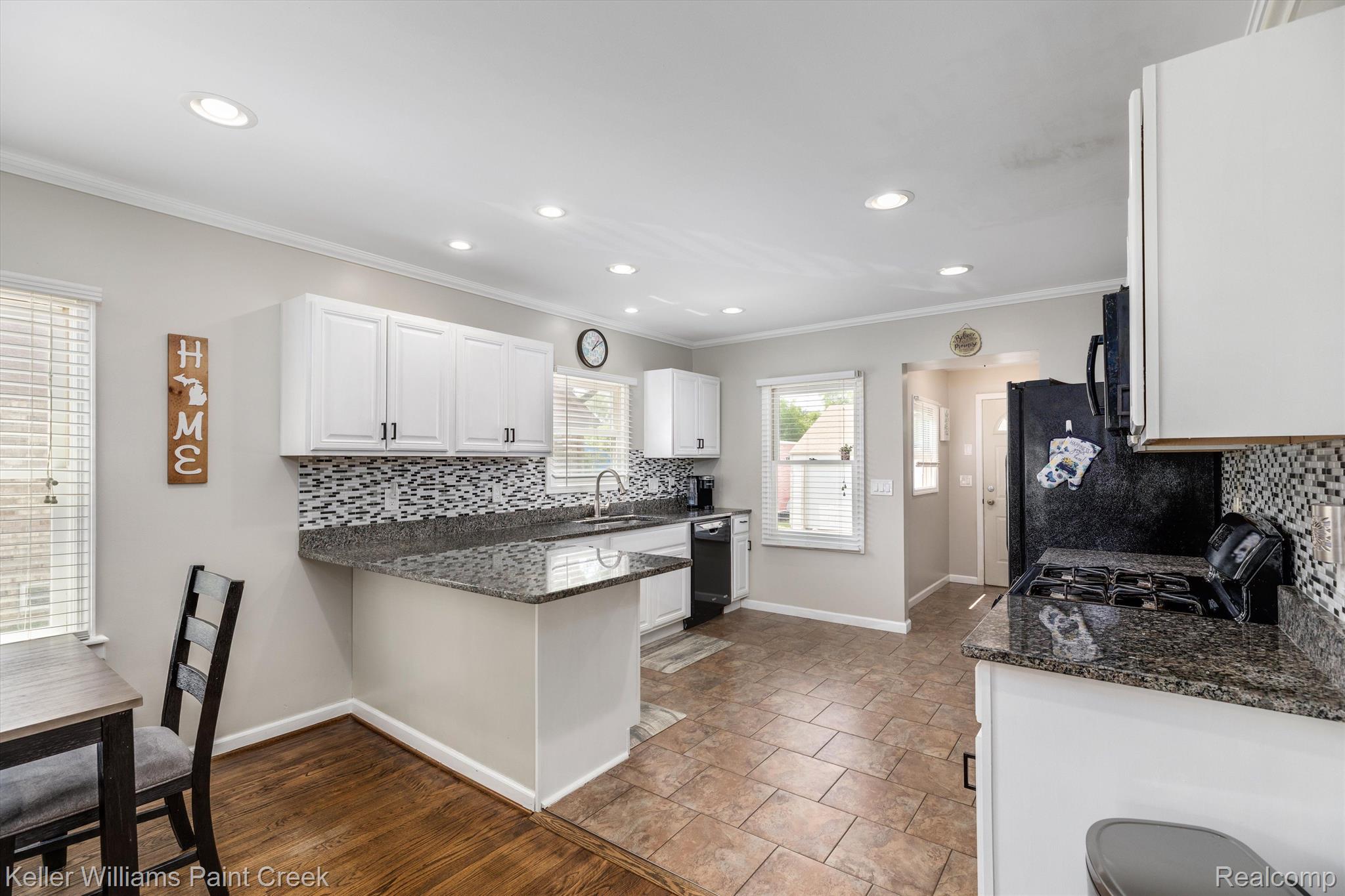 2041 Milverton Road Troy, MI 48083 - Photo 10 of 38 Kitchen