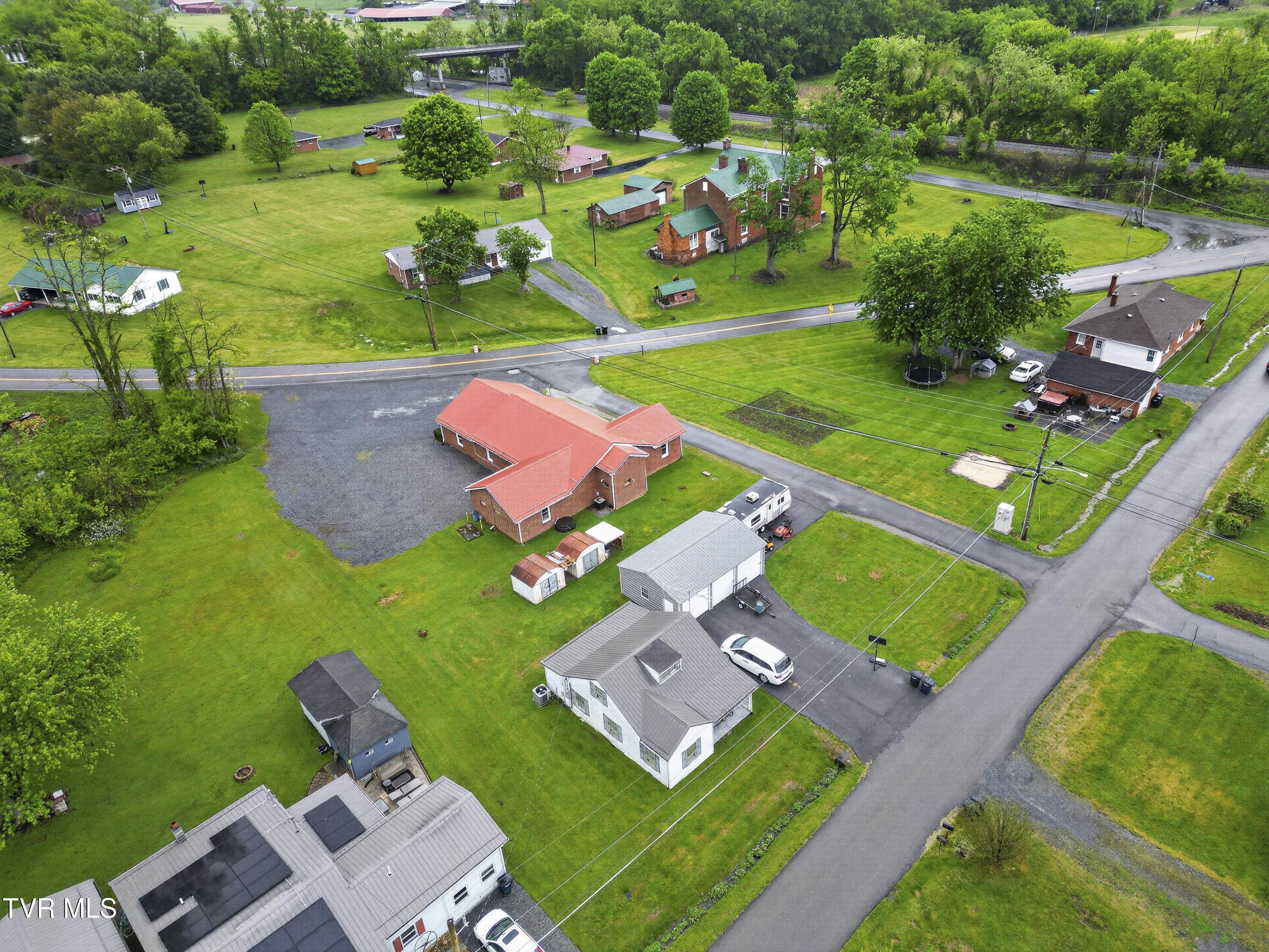 302 Crescent Drive Glade Spring, VA 24340 - Photo 9 of 24 302-Crescent-Dr-Glade-Spring-VA Matt-Smi