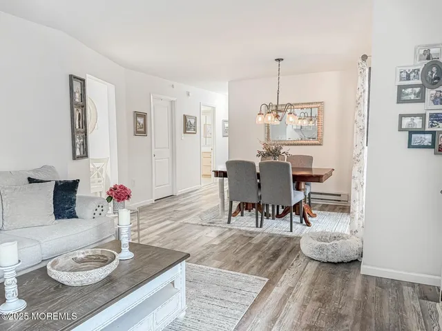 $2,250 | 41 Meadow Green Circle, Unit E, Manalapan, NJ 07726