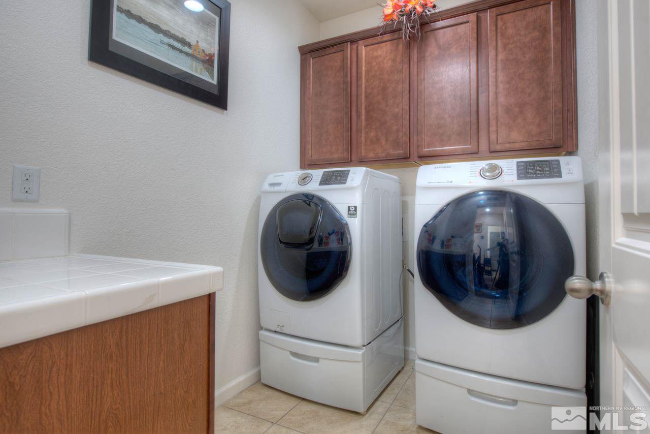 2180 Hope Valley Drive Reno, NV 89521 - Photo 17 of 21 a utility room with dryer and washer