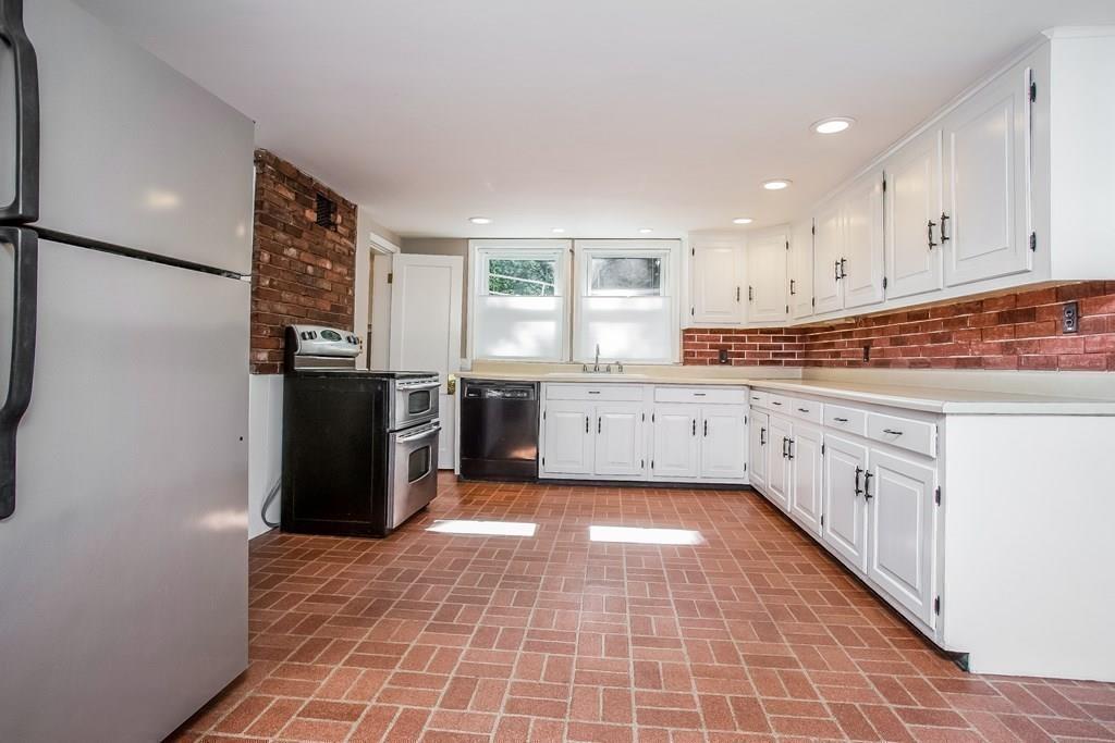 320 Providence Road Grafton, MA 01560 - Photo 7 of 32 Gallery Image 7