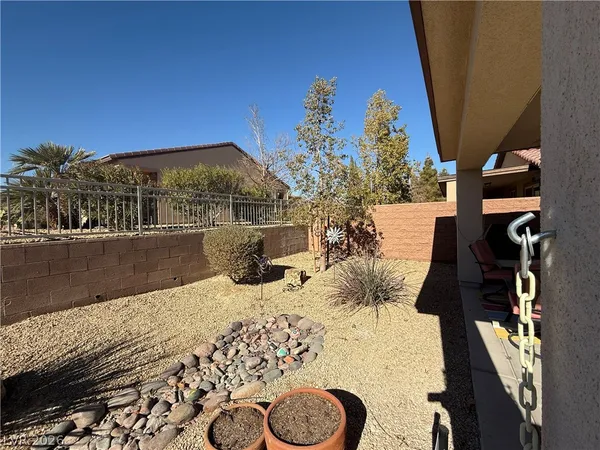 $2,400 | 5841 Montina Vines Street, North Las Vegas, NV 89081