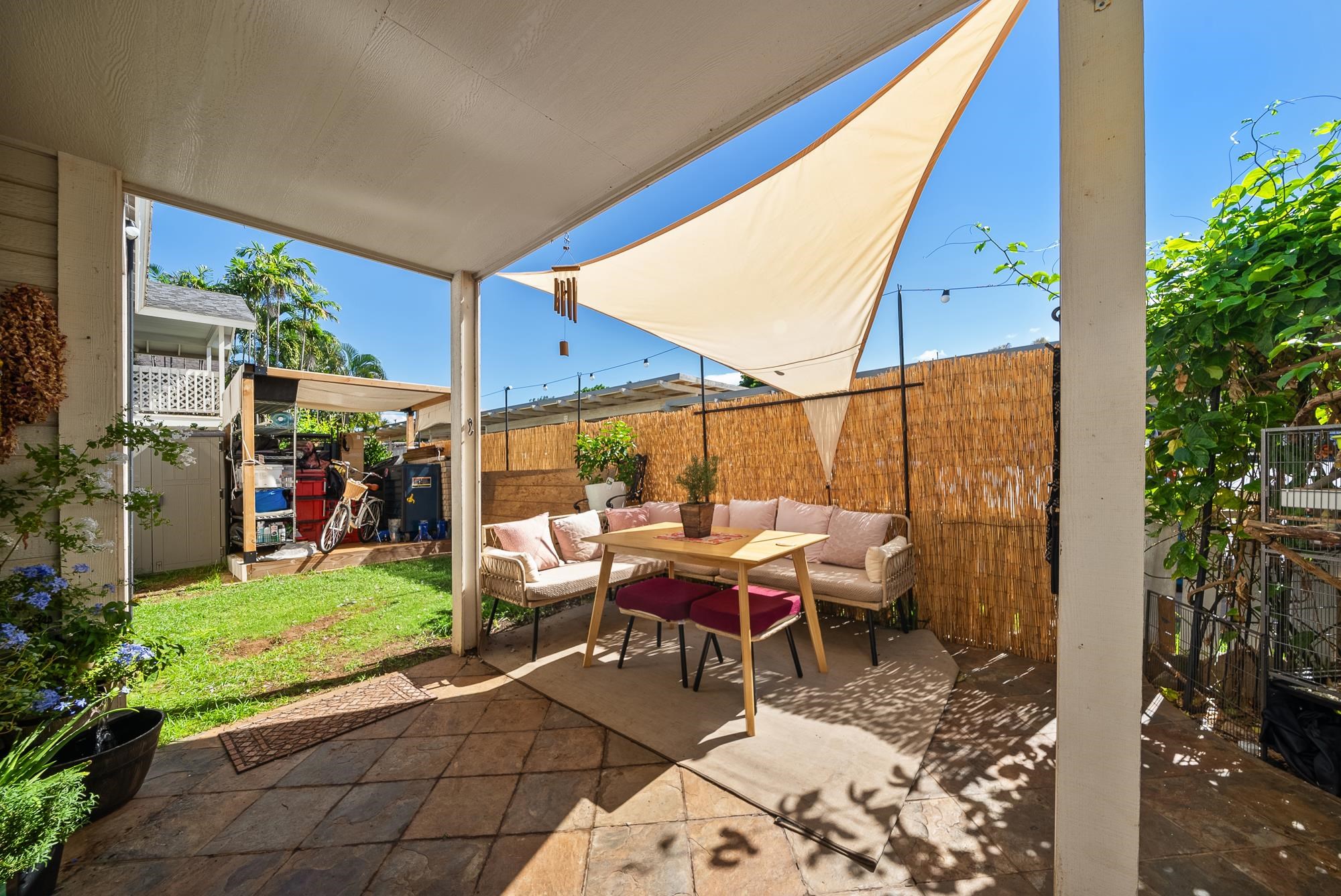 160 Keonekai Road, Unit 9101 Kihei, HI 96753 - Photo 9 of 23 a outdoor space with chairs