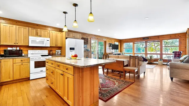 $800,000 | 14 Golden Way, New Gloucester, ME 04260