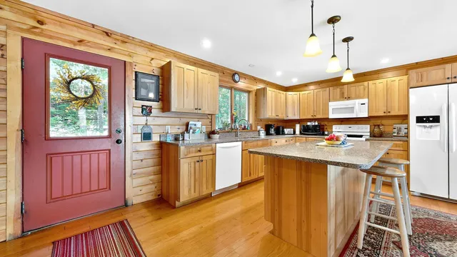 $800,000 | 14 Golden Way, New Gloucester, ME 04260