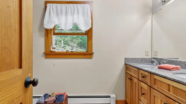 $800,000 | 14 Golden Way, New Gloucester, ME 04260