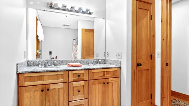 $800,000 | 14 Golden Way, New Gloucester, ME 04260