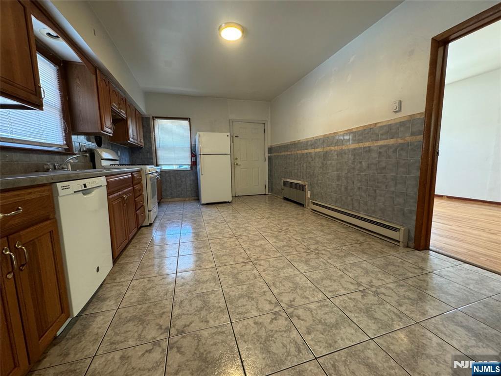 444 Ridge Road, Unit 1R Lyndhurst, NJ 07071 - Photo 6 of 12