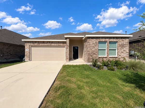 $1,795 | 8948 James Bowie, Seguin, TX 78155