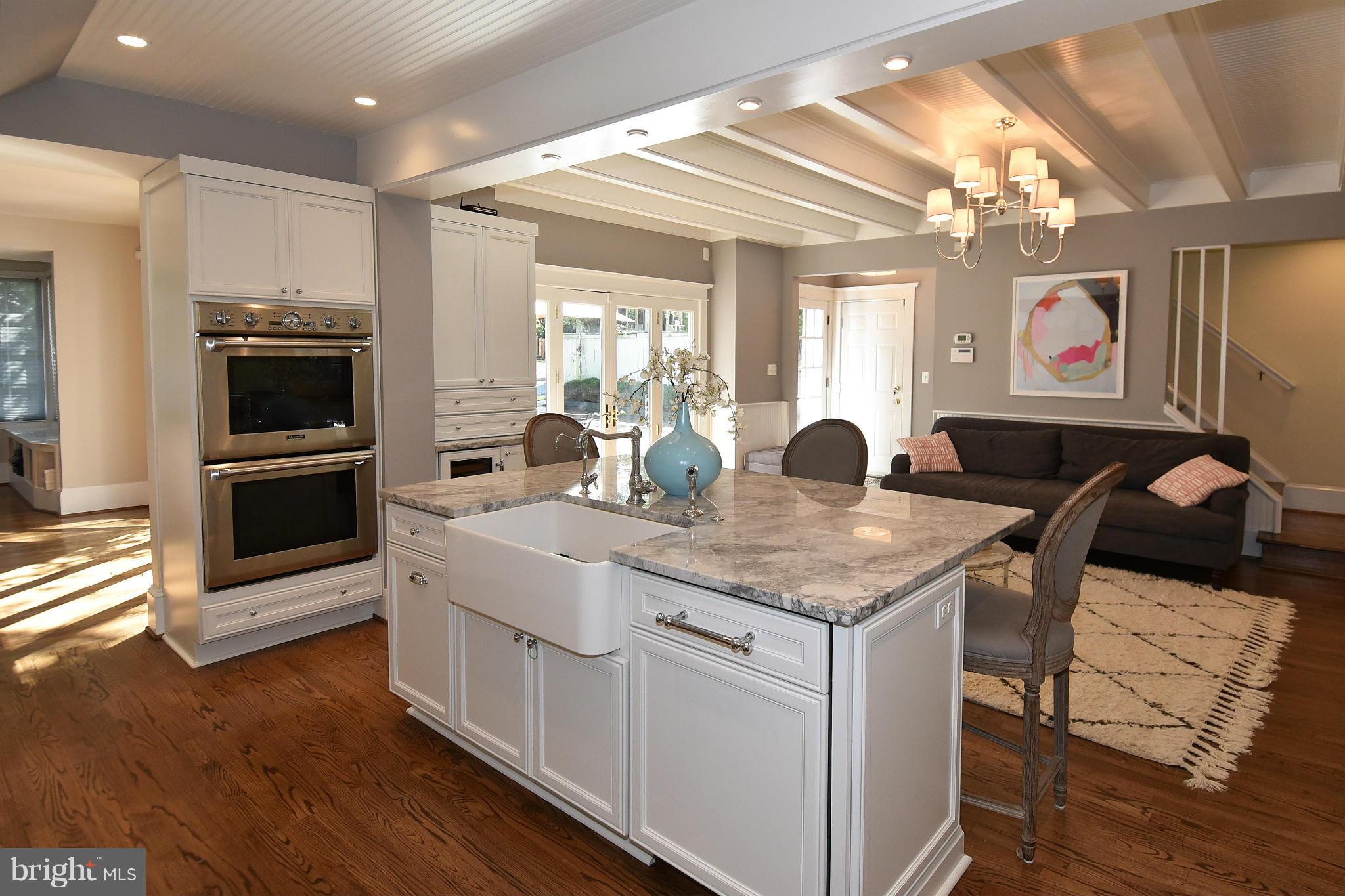 400 Russell Road Alexandria, VA 22301 - Photo 14 of 30 Kitchen