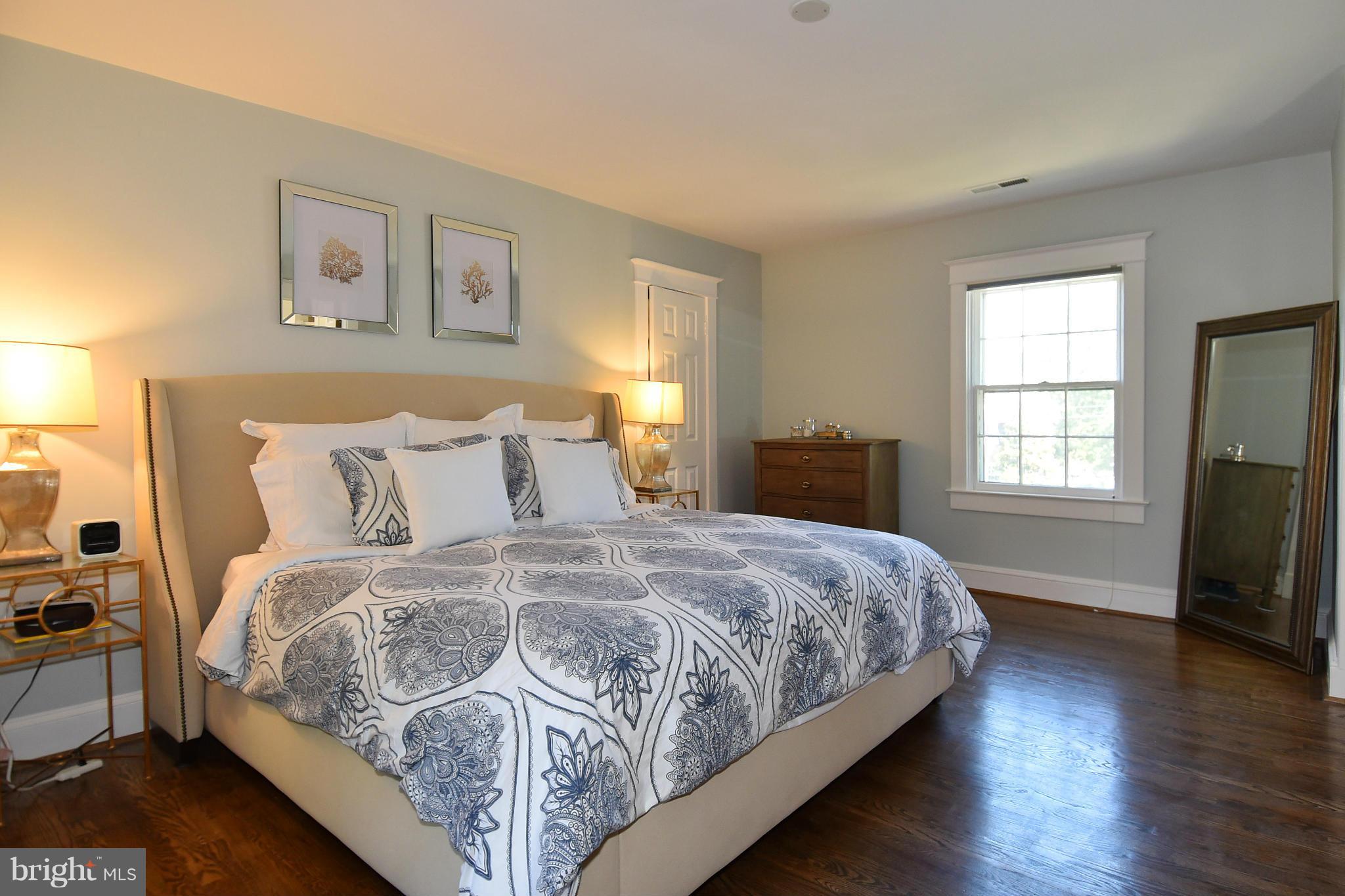 400 Russell Road Alexandria, VA 22301 - Photo 22 of 30 Bedroom (Master)