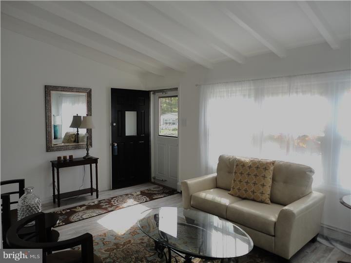502 Estate Road Maple Shade, NJ 08052 - Photo 4 of 12 Living Room