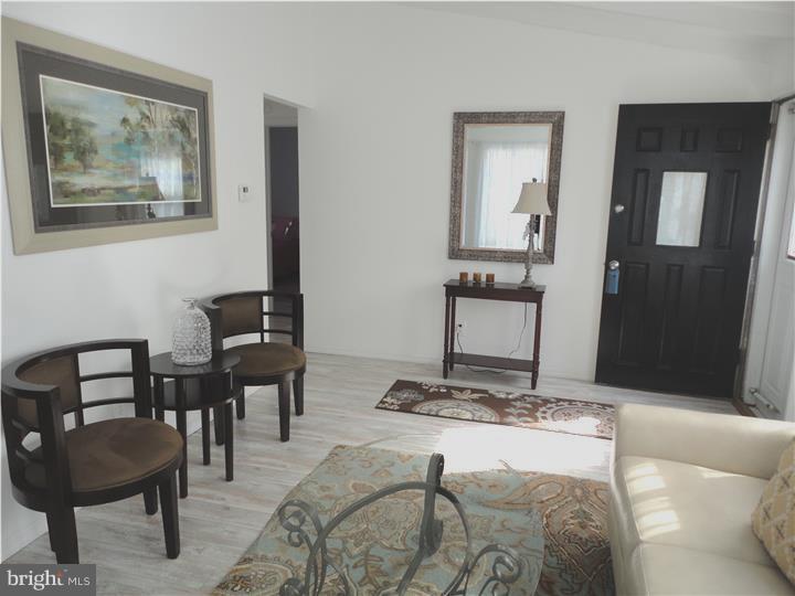 502 Estate Road Maple Shade, NJ 08052 - Photo 6 of 12 Living Room