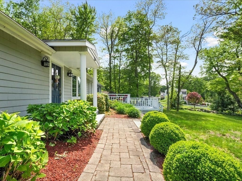 216 Oregon Road Ashland, MA 01721 - Photo 4 of 35 Gallery Image 4