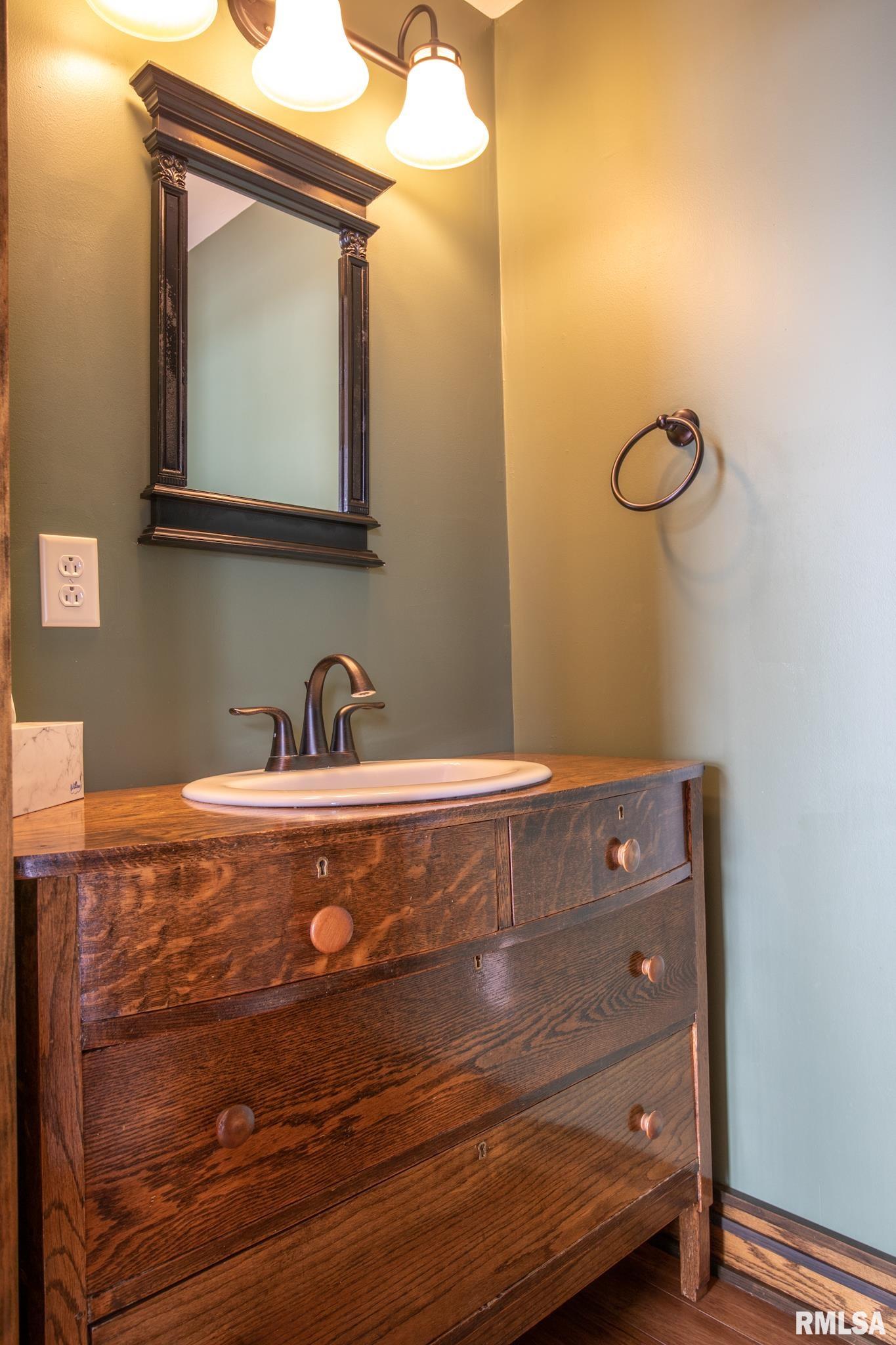 185 Wing Lane Avon, IL 61415 - Photo 13 of 38 Gallery Image 13