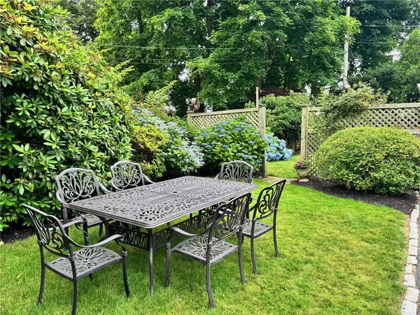 $8,000 | 75 Ayrault Street, Unit 1, Newport, RI 02840