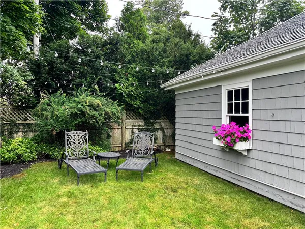 $8,000 | 75 Ayrault Street, Unit 1, Newport, RI 02840