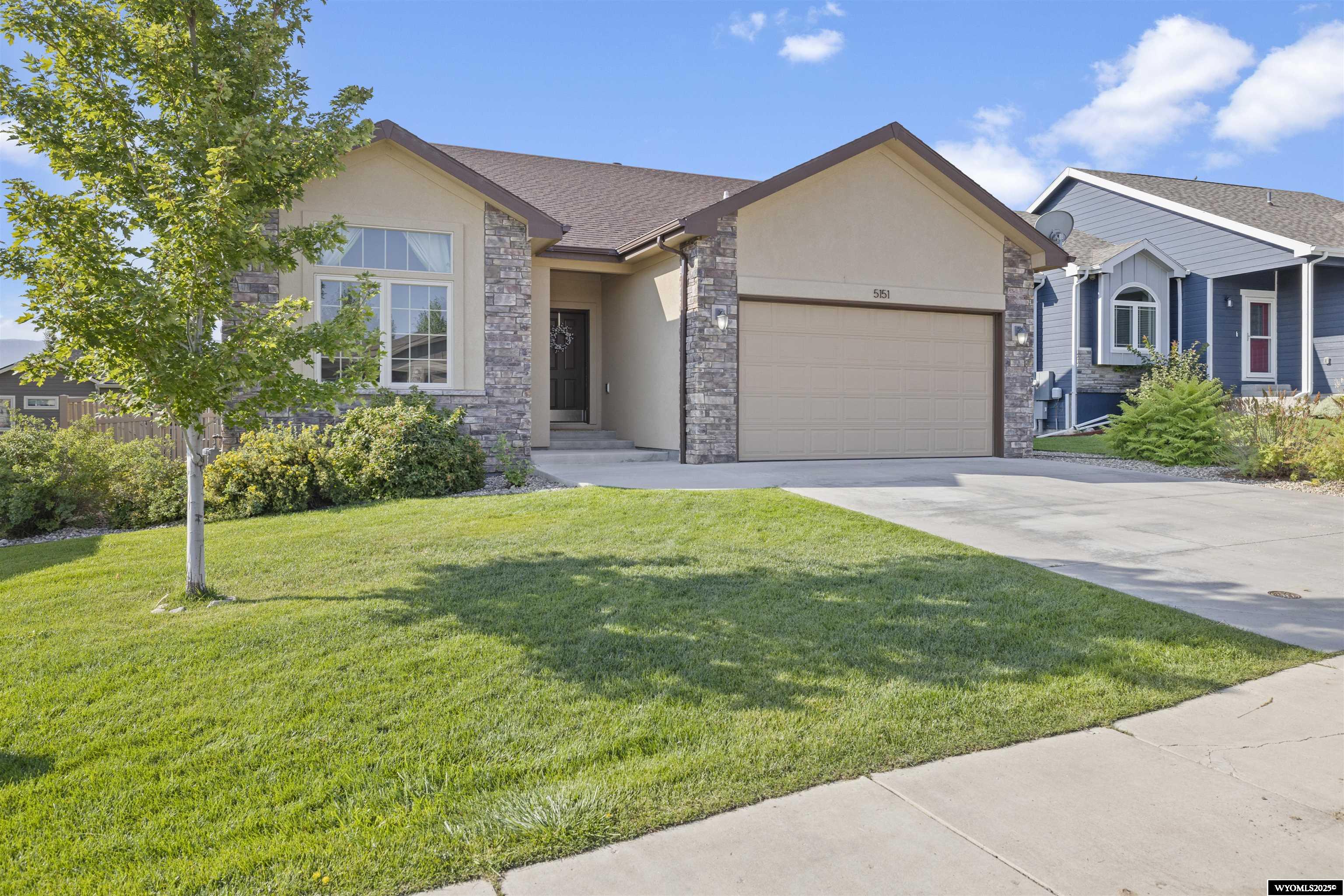 5151 Cheney Loop Casper, WY 82609 - Photo 2 of 39