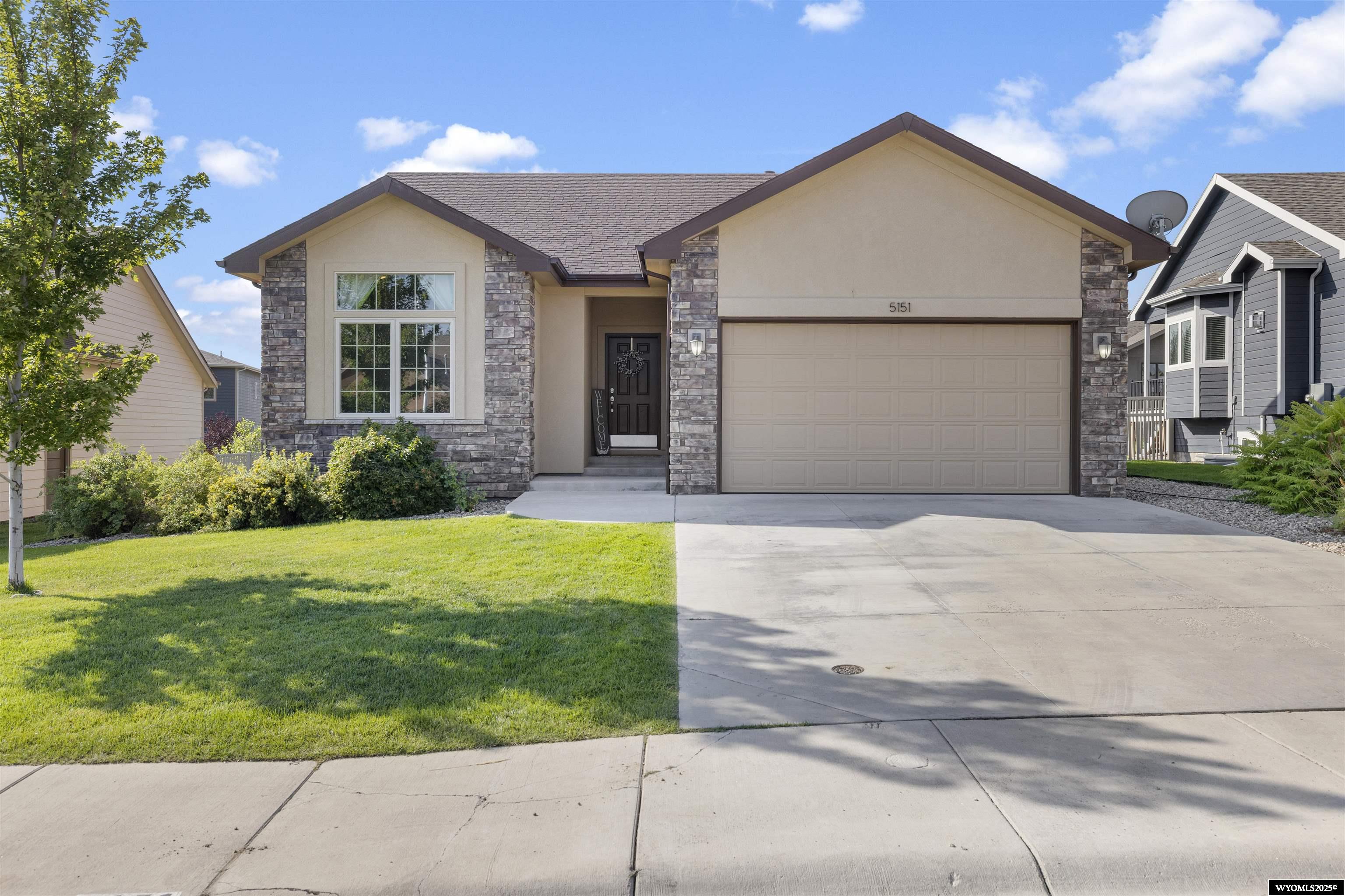 5151 Cheney Loop Casper, WY 82609 - Photo 4 of 39