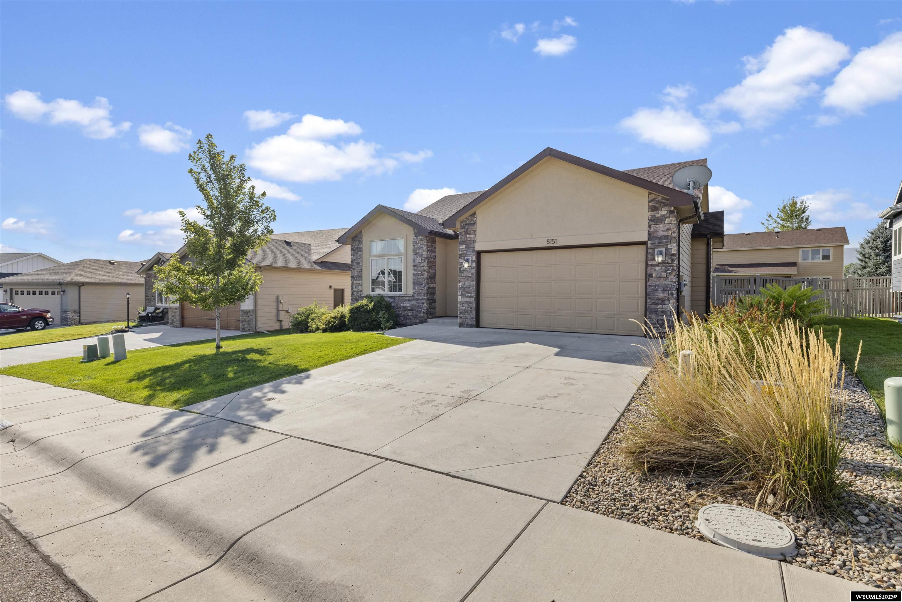 5151 Cheney Loop Casper, WY 82609 - Photo 5 of 39