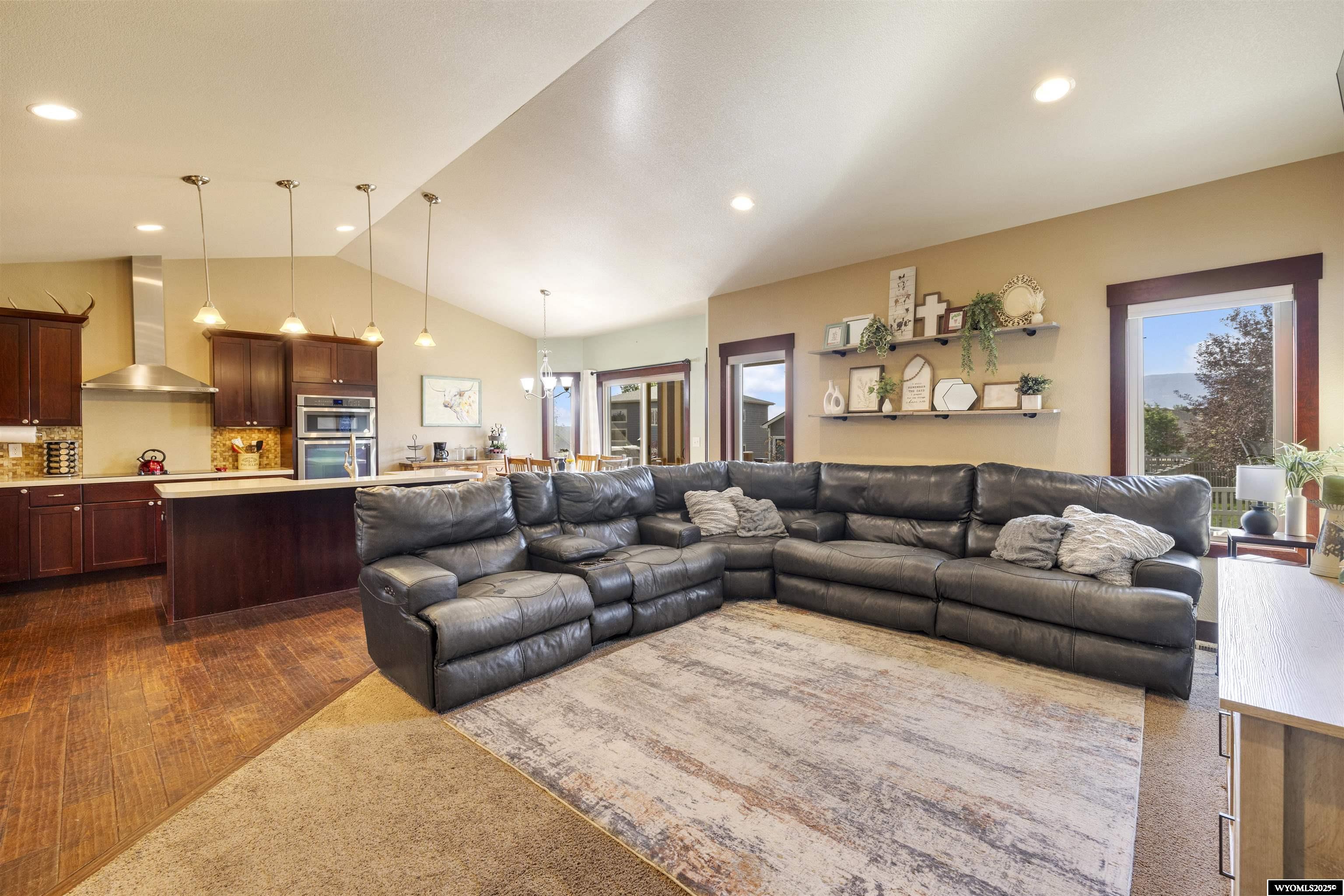 5151 Cheney Loop Casper, WY 82609 - Photo 10 of 39