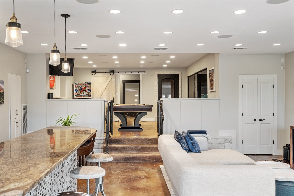 29 Pascal Lane Austin, TX 78746 - Photo 18 of 38