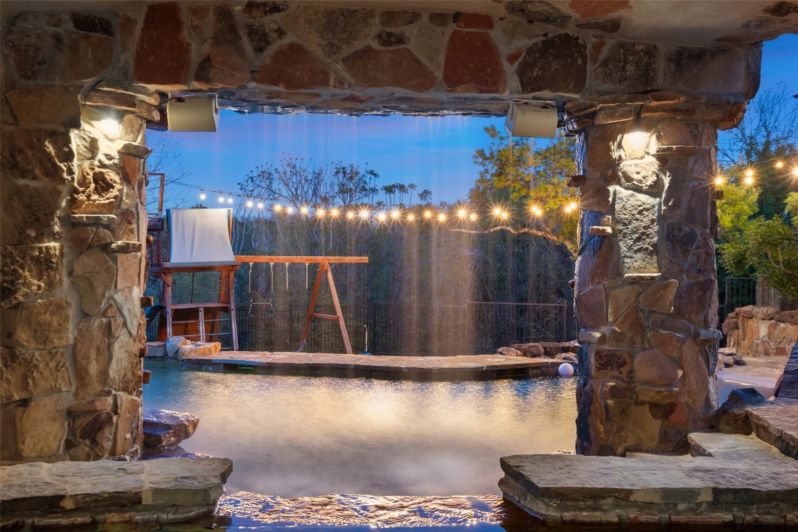 29 Pascal Lane Austin, TX 78746 - Photo 36 of 38