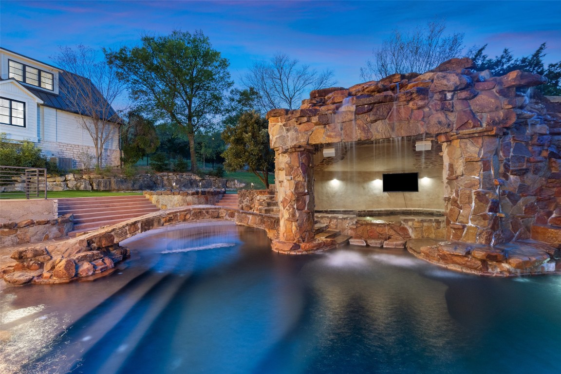 29 Pascal Lane Austin, TX 78746 - Photo 37 of 38