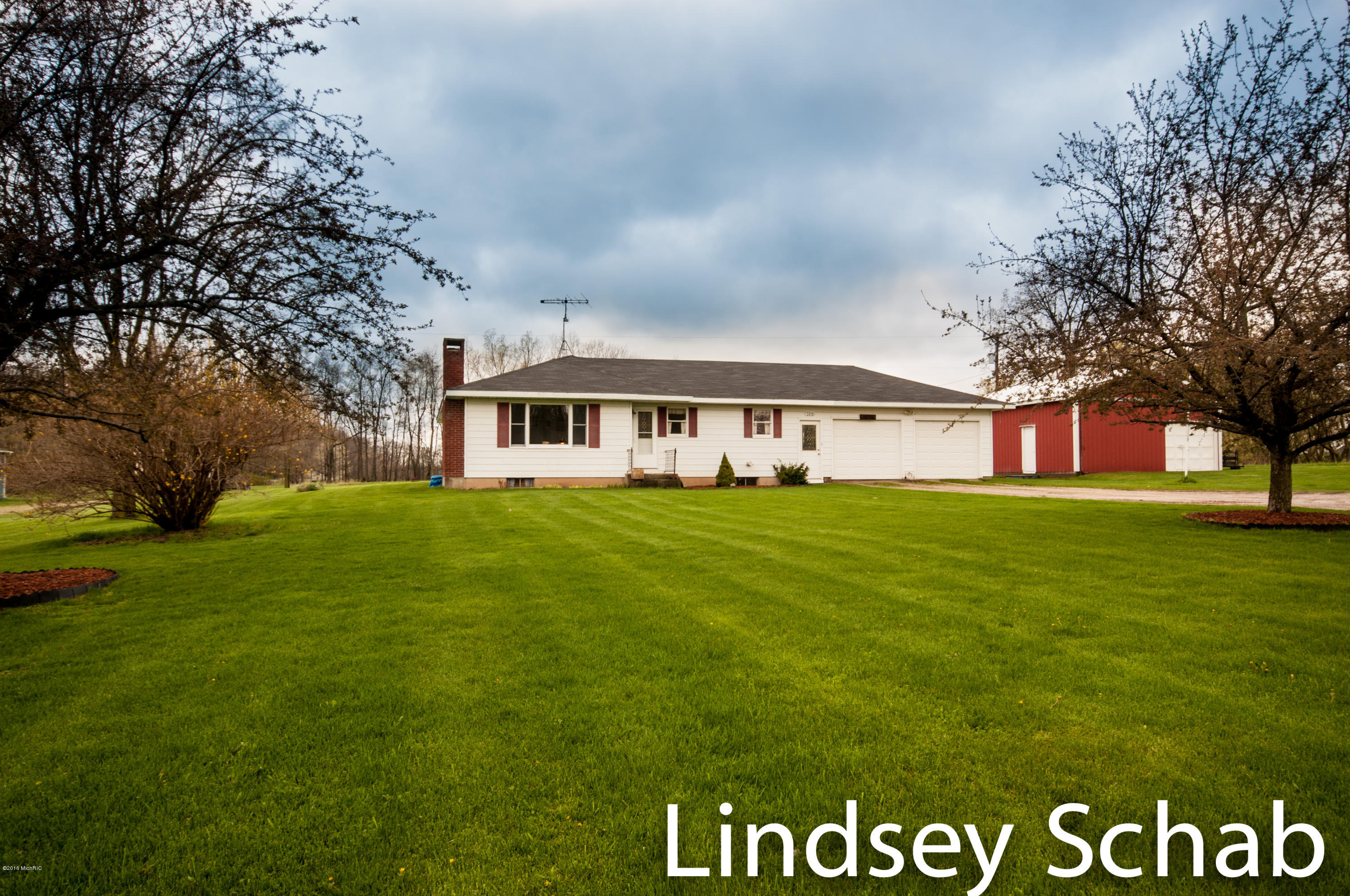 325 Long Road Sand Lake, MI 49343 - Photo 2 of 33 DSC_0436