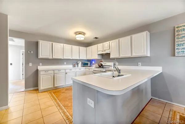 $578,000 | 3105 Bluffs Drive South, Baiting Hollow, NY 11933