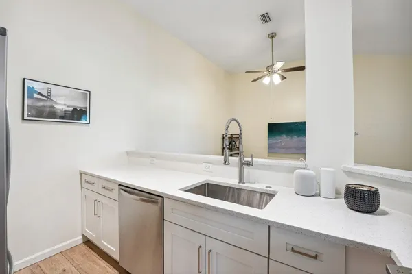 $2,000 | 1050 Crystal Way, Unit L, Delray Beach, FL 33444