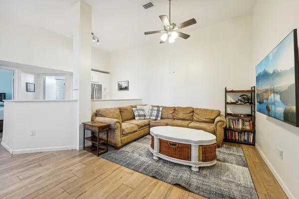 $2,000 | 1050 Crystal Way, Unit L, Delray Beach, FL 33444