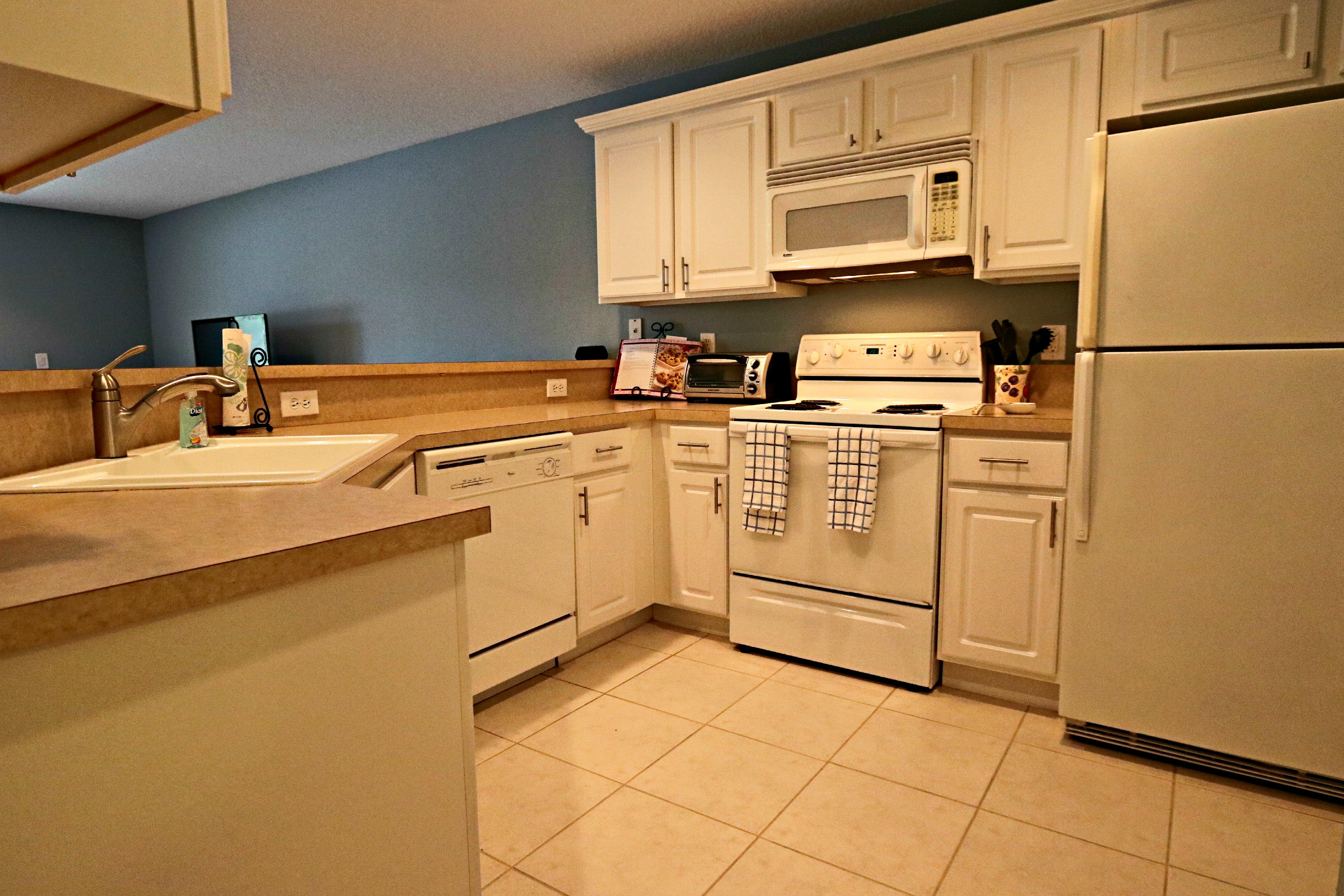 312 Timberwalk Trail Jupiter, FL 33458 - Photo 5 of 27 Kitchen...