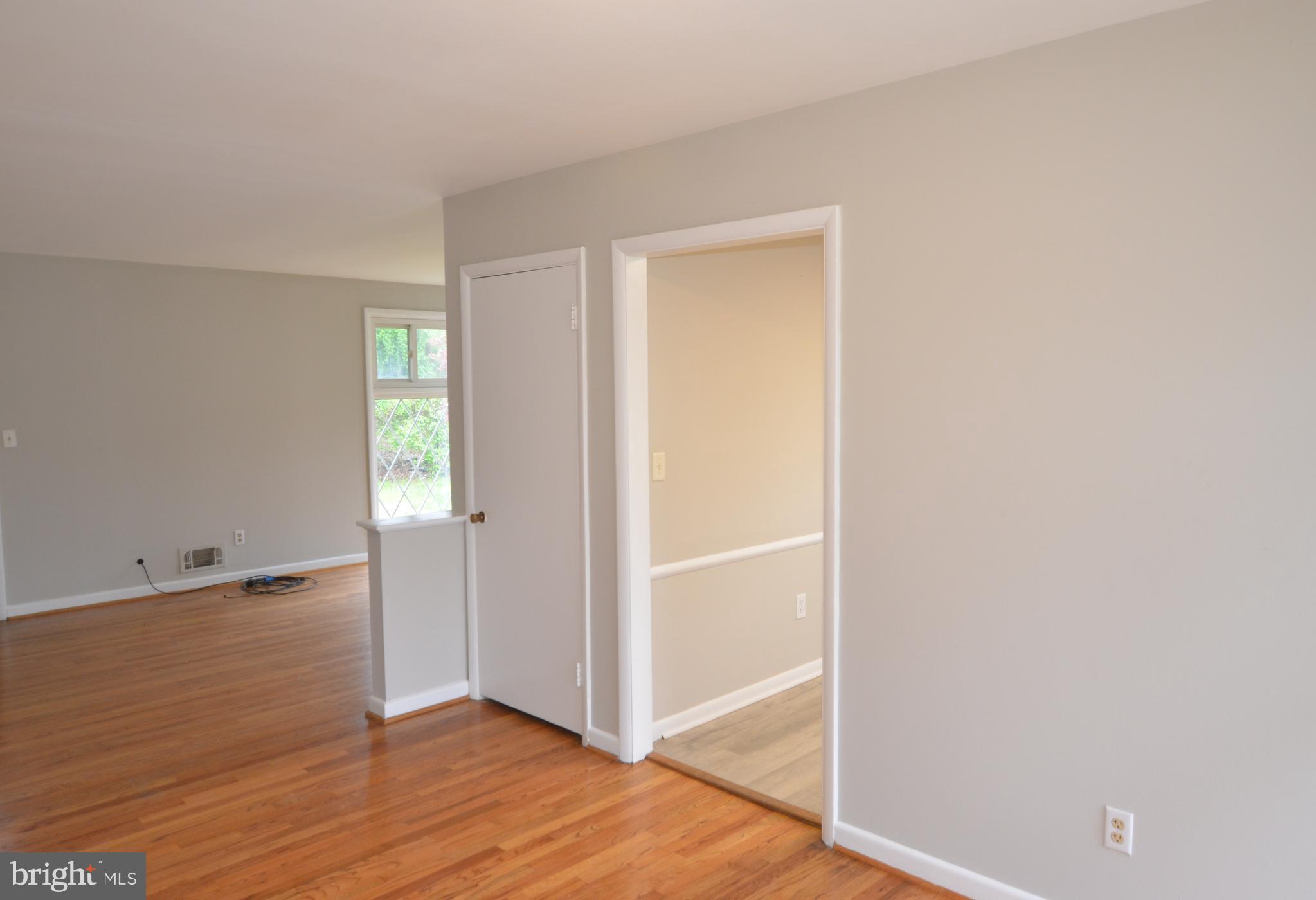 4310 Robert Court Silver Spring, MD 20906 - Photo 3 of 26 FOYER