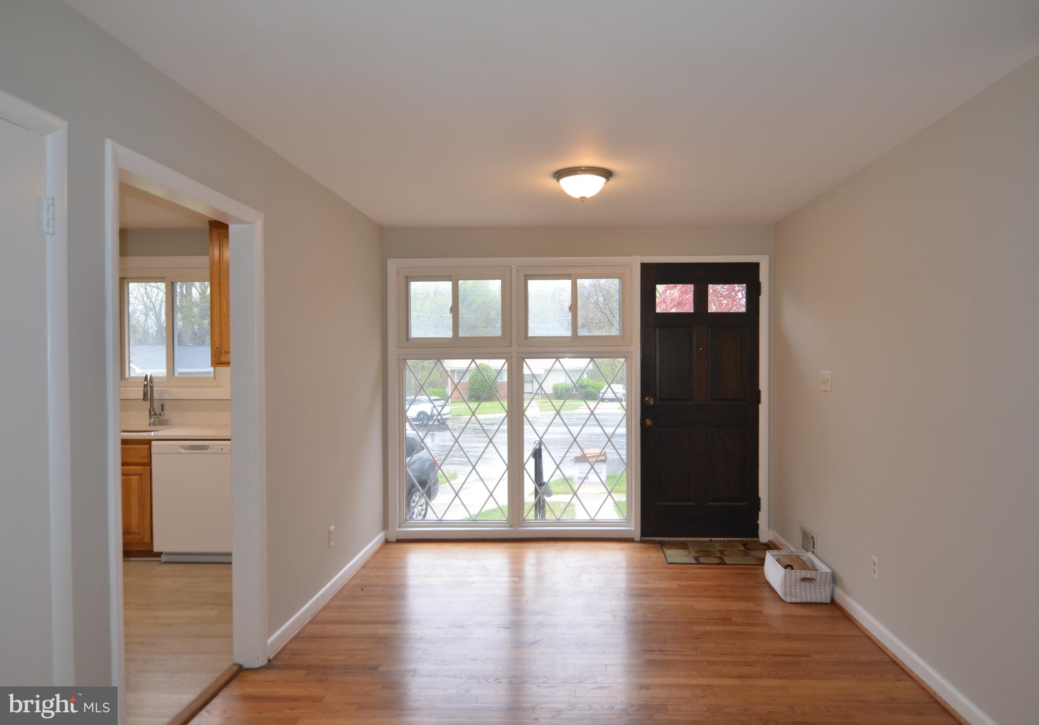 4310 Robert Court Silver Spring, MD 20906 - Photo 4 of 26 FOYER