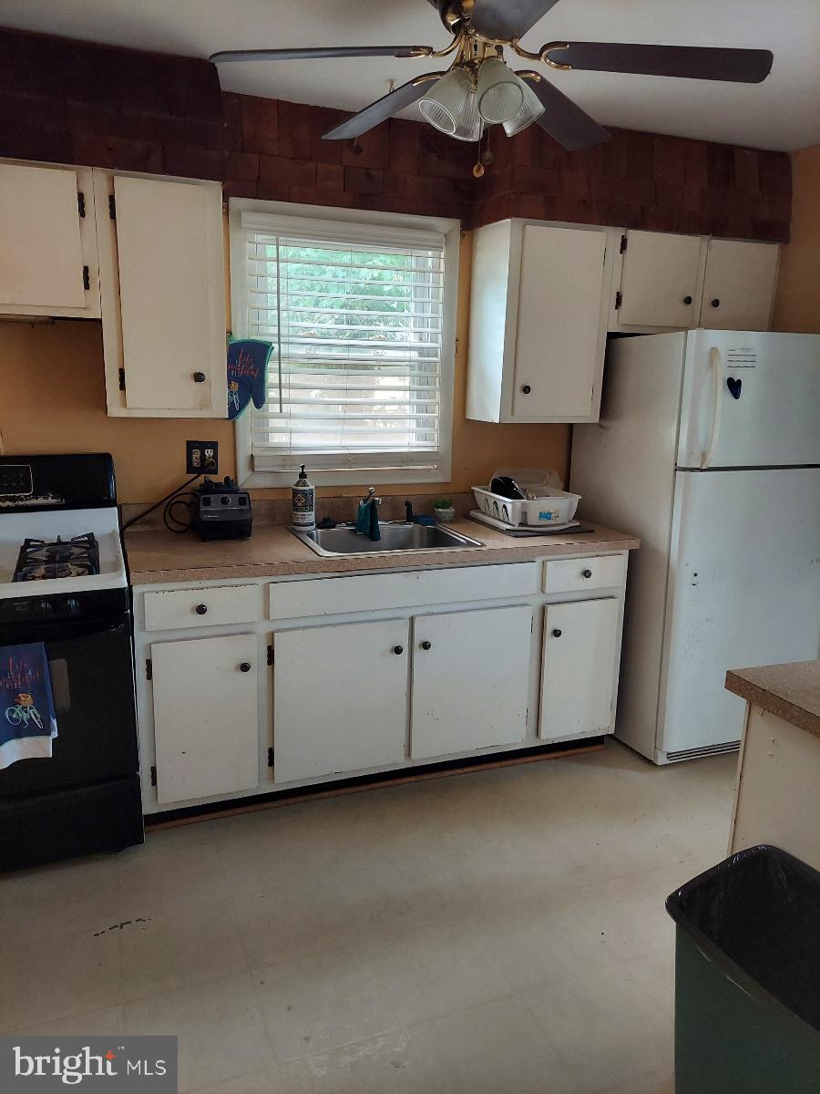 5808 Shepherd Lane Lanham, MD 20706 - Photo 2 of 17