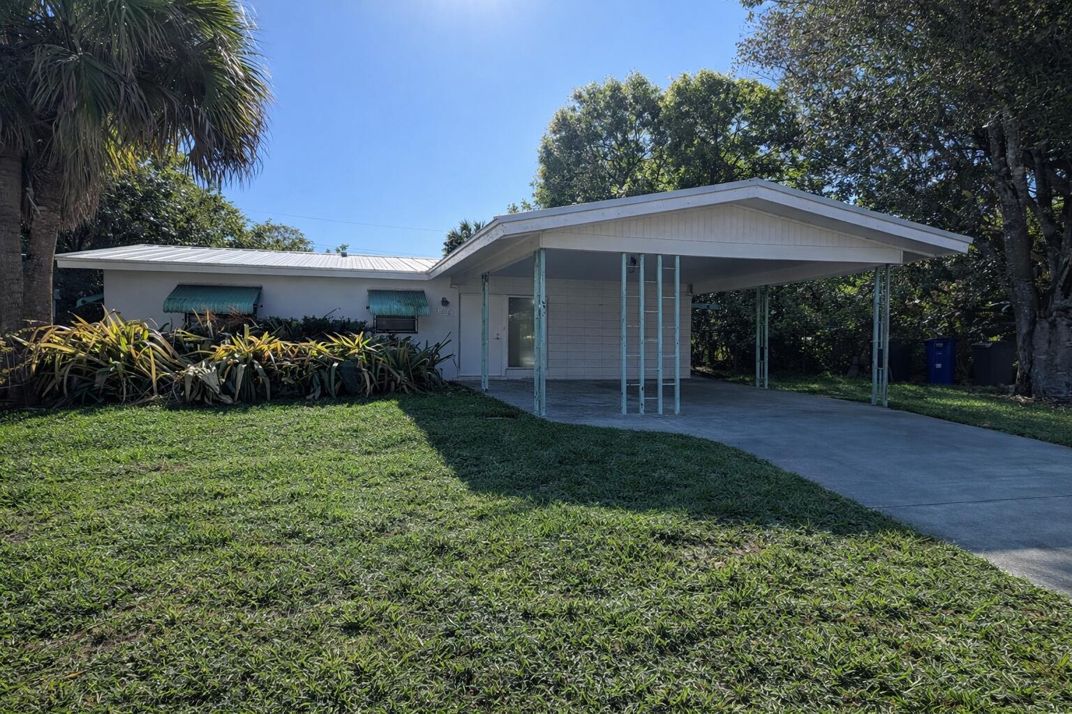 1016 Colonial Road Fort Pierce, FL 34950 - Photo 2 of 11 EB632C10-77E0-459E-807B-D1ED6980E3D1