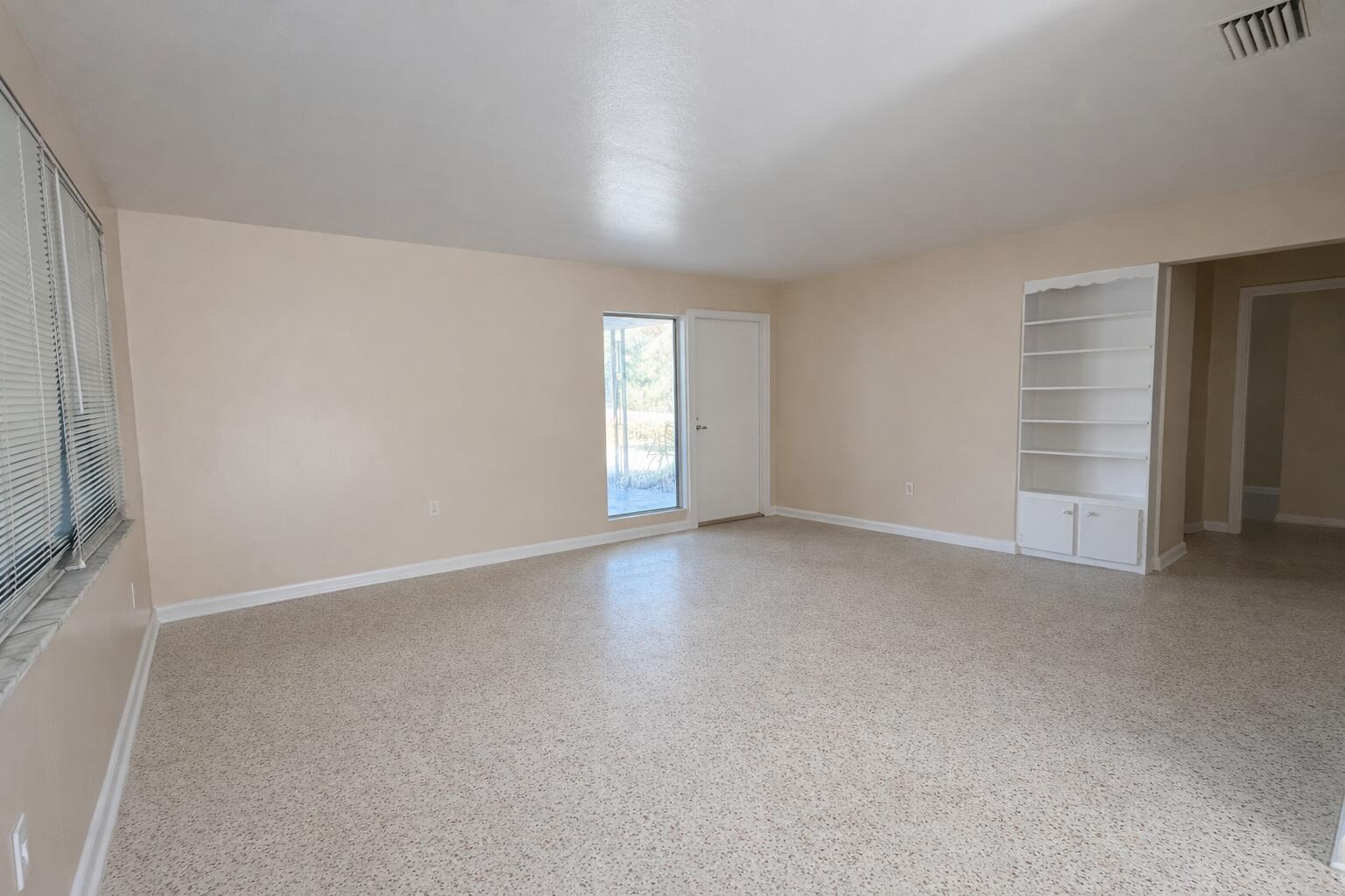 1016 Colonial Road Fort Pierce, FL 34950 - Photo 5 of 11 25A23902-D721-427D-AEBA-438FB0E1A119