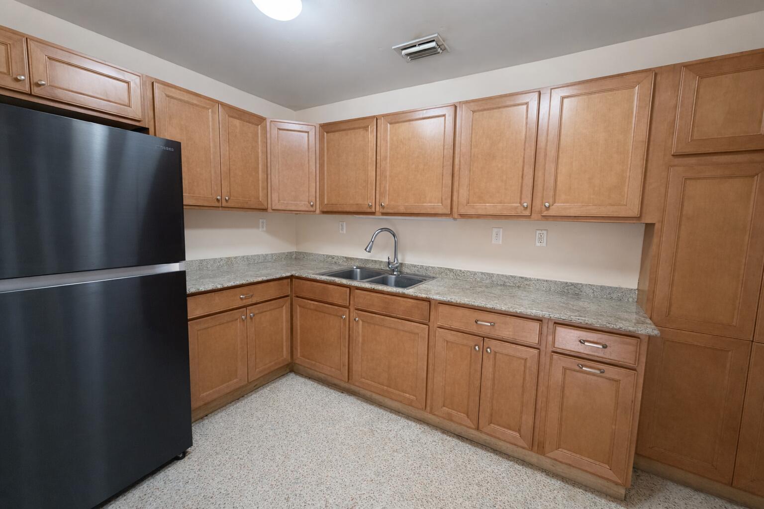 1016 Colonial Road Fort Pierce, FL 34950 - Photo 7 of 11 9D574692-E014-4CB0-8269-EB1467312A40