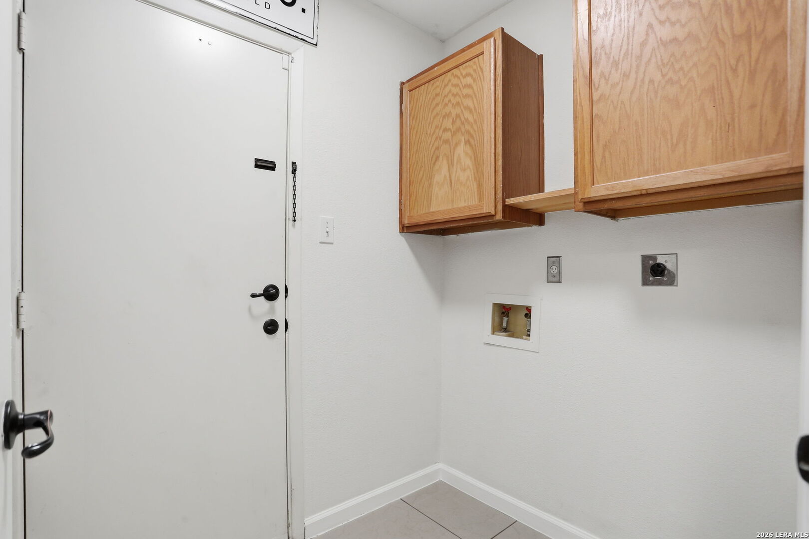 7106 Comanche Ridge Drive Converse, TX 78109 - Photo 31 of 36 a bathroom with a sink