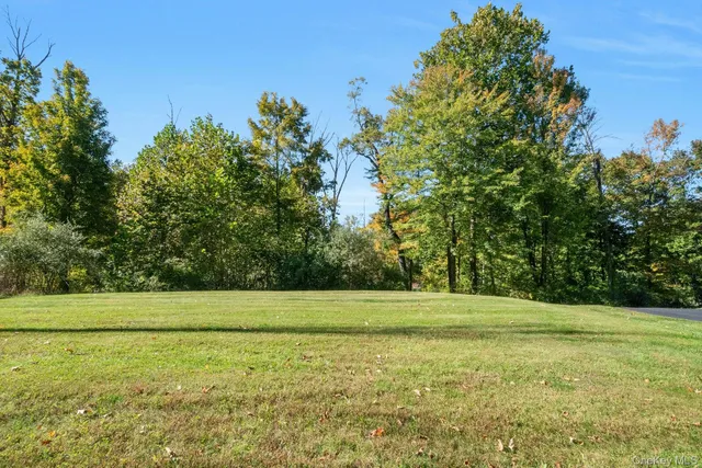 a view of a tennis court