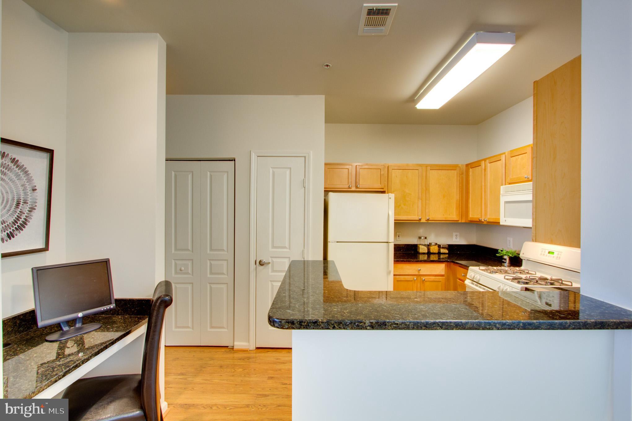 12000 Market Street, Unit 241 Reston, VA 20190 - Photo 6 of 43 Kitchen