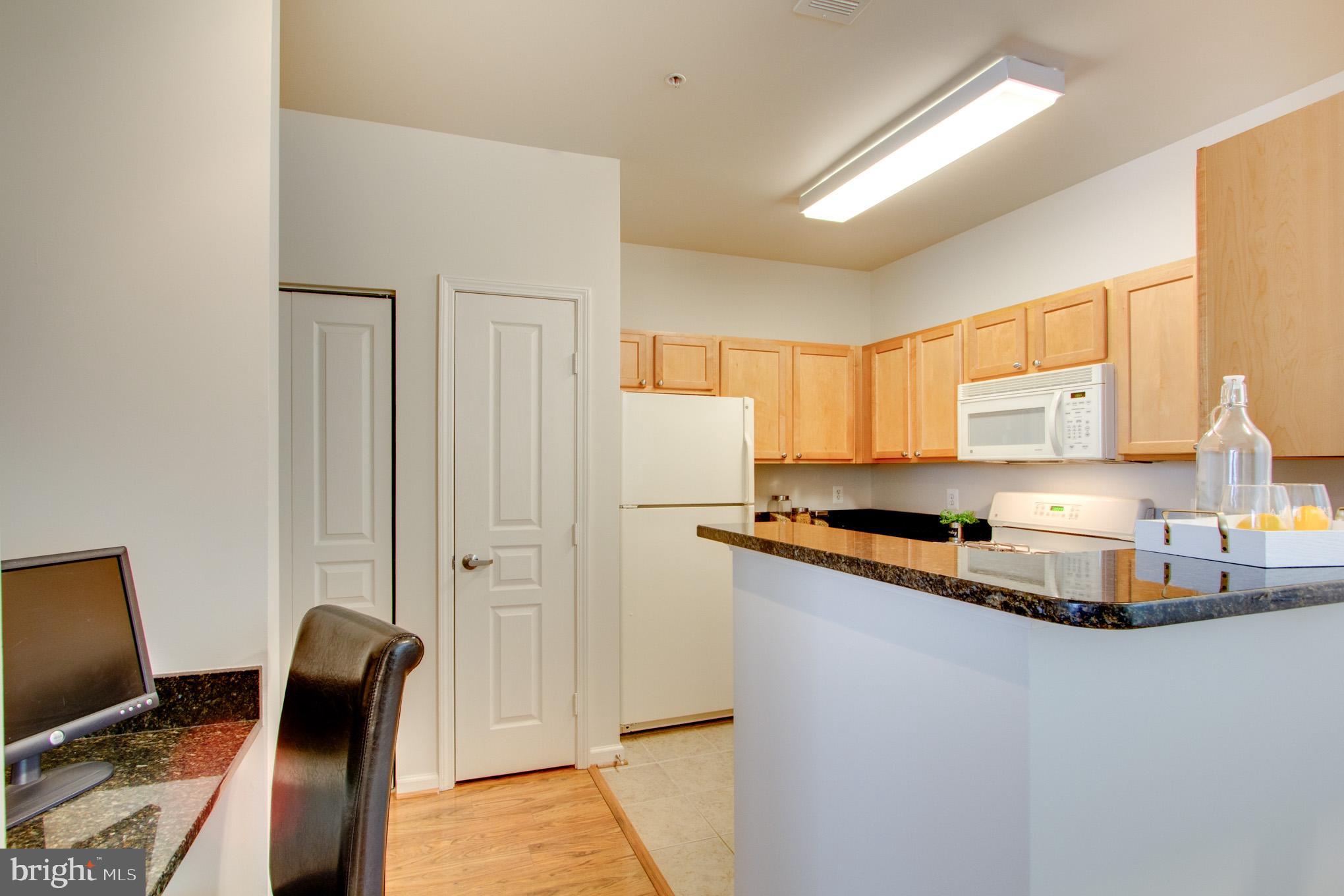 12000 Market Street, Unit 241 Reston, VA 20190 - Photo 8 of 43 Kitchen