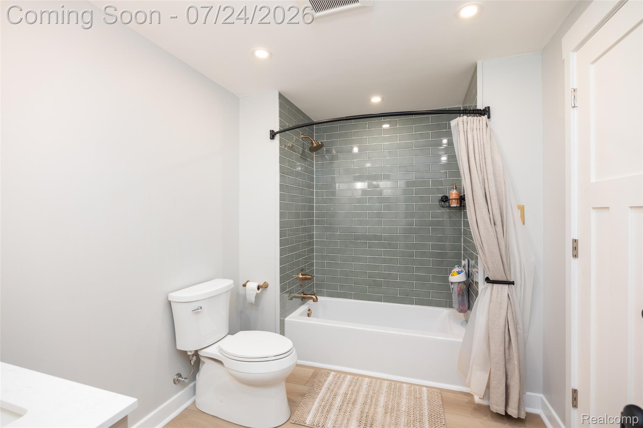 344 Shagbark Drive Rochester, MI 48309 - Photo 29 of 42 344 Shagbark 34.jpg