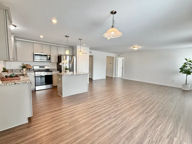 $293,000 | 10290 Swan Lake Circle, Ypsilanti, MI 48197